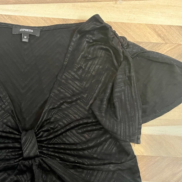 Black v-neck top - Picture 3 of 4